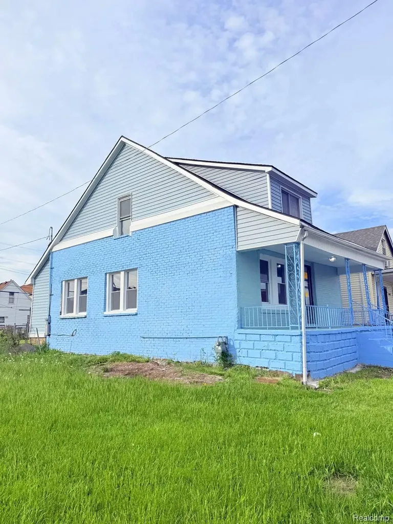 5041 Edwin Street Hamtramck City MI 48212