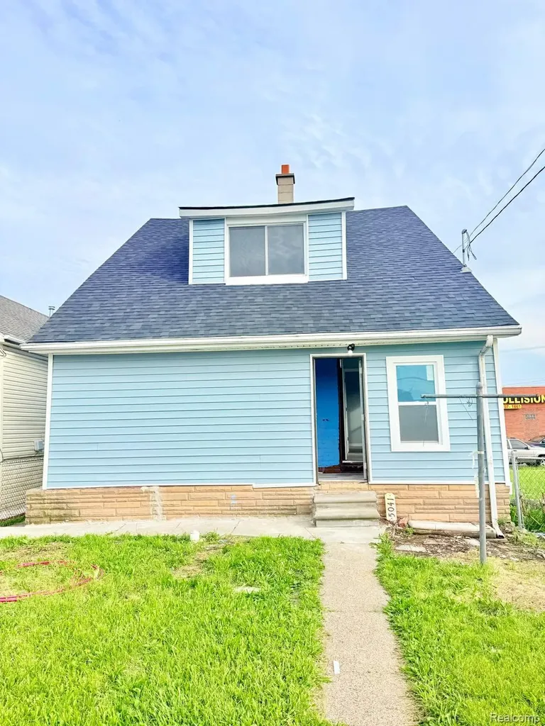 5041 Edwin Street Hamtramck City MI 48212