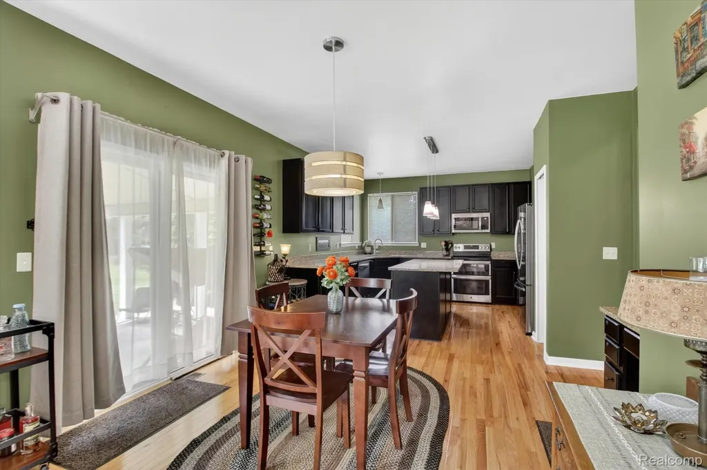 49271 Laguna Drive Van Buren Charter Township MI 48111