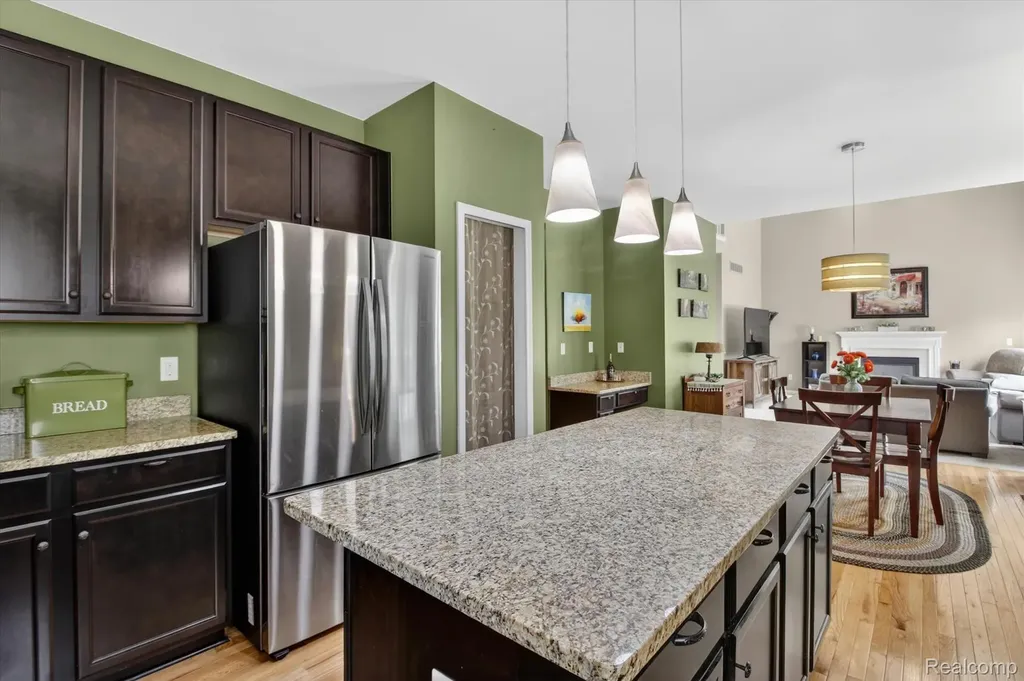 49271 Laguna Drive Van Buren Charter Township MI 48111