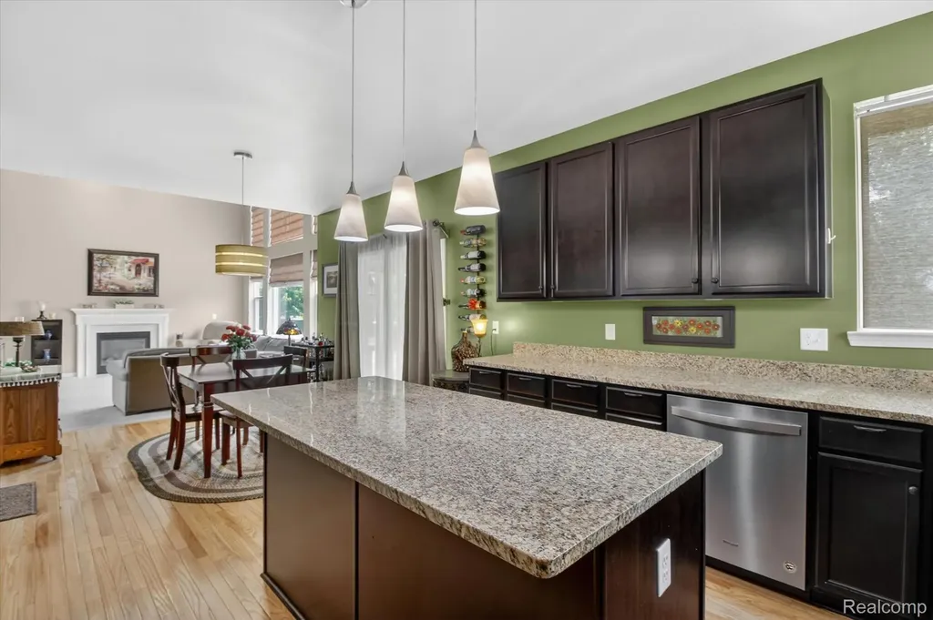 49271 Laguna Drive Van Buren Charter Township MI 48111