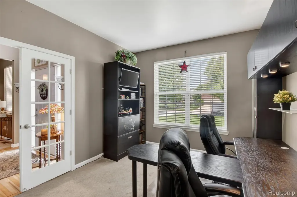 49271 Laguna Drive Van Buren Charter Township MI 48111
