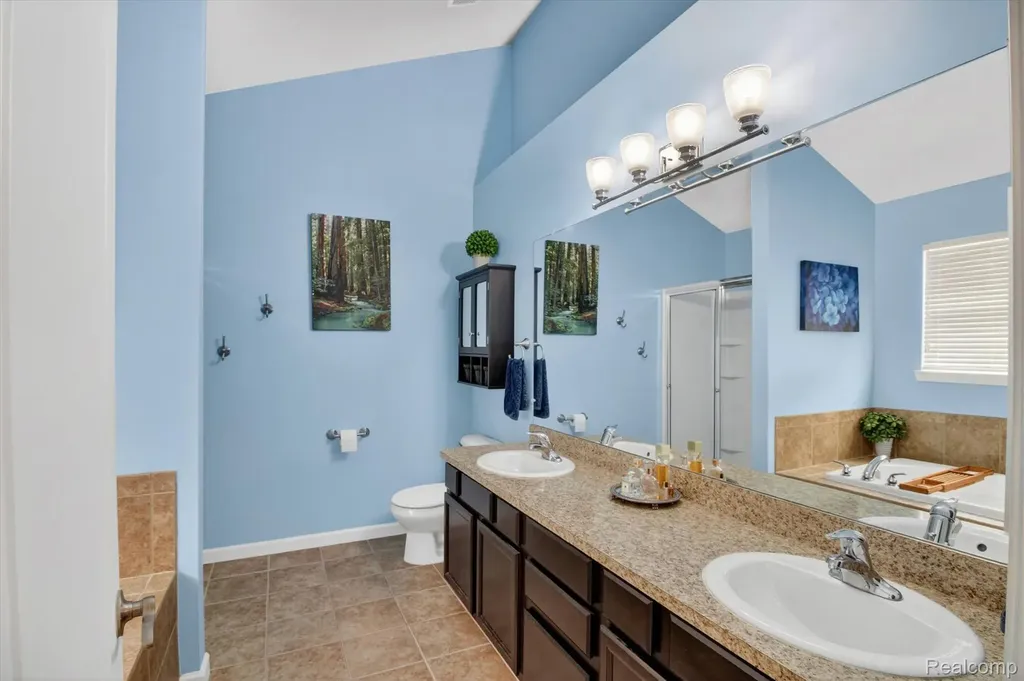 49271 Laguna Drive Van Buren Charter Township MI 48111
