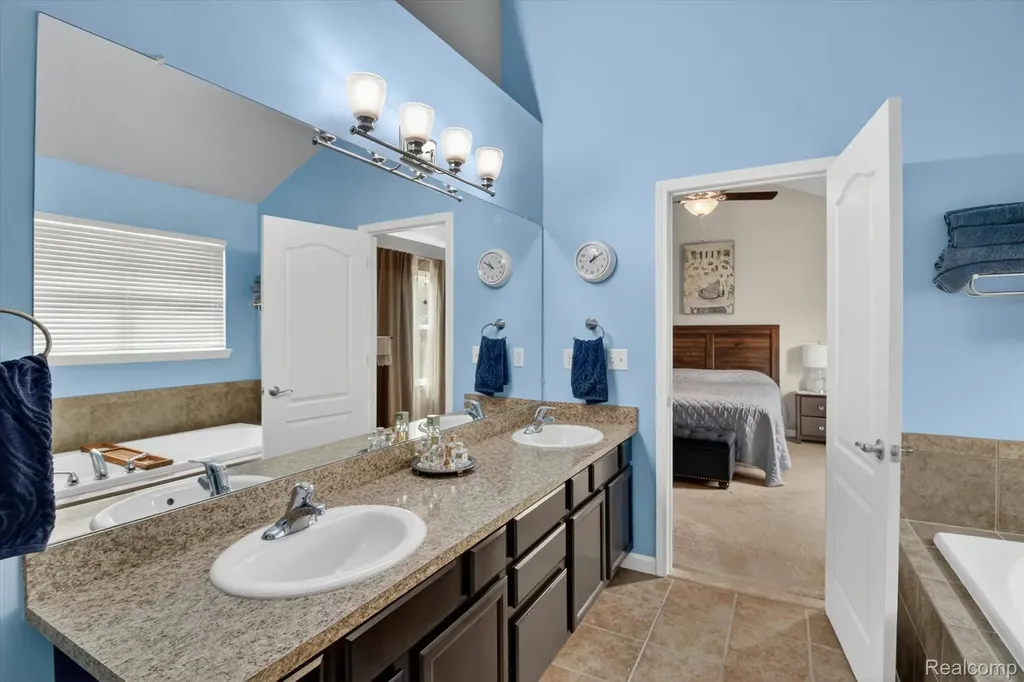 49271 Laguna Drive Van Buren Charter Township MI 48111