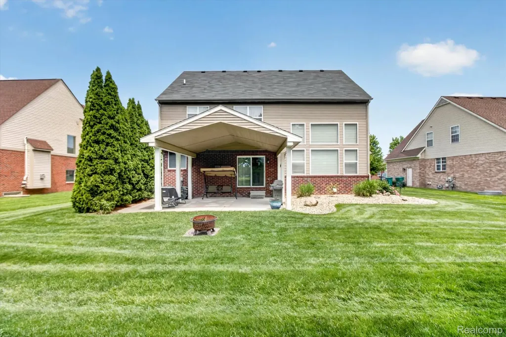 49271 Laguna Drive Van Buren Charter Township MI 48111