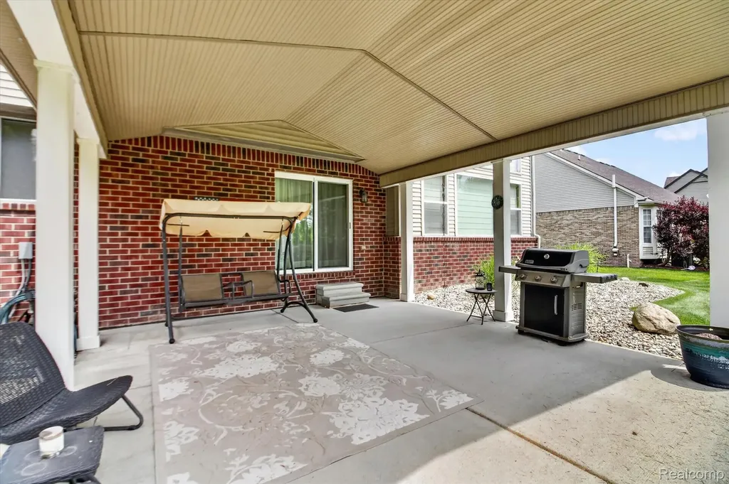 49271 Laguna Drive Van Buren Charter Township MI 48111