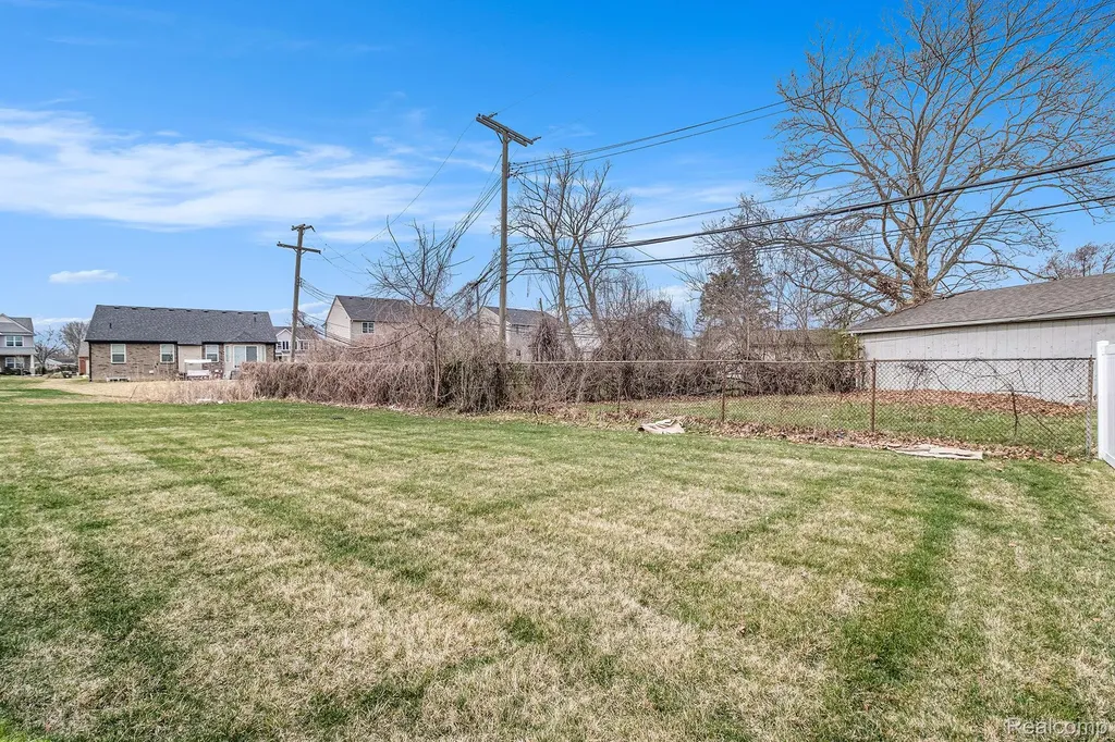 8301 Berwick Drive Westland City MI 48185
