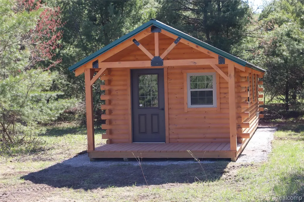 5575 E 26 Mile Road Pickford Township MI 49774