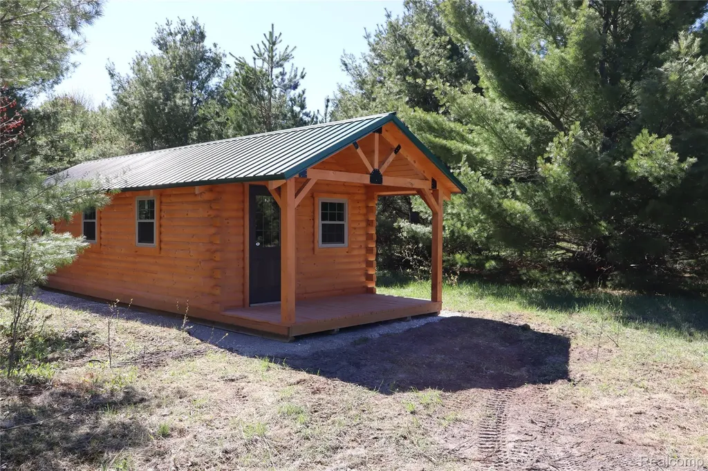 5575 E 26 Mile Road Pickford Township MI 49774