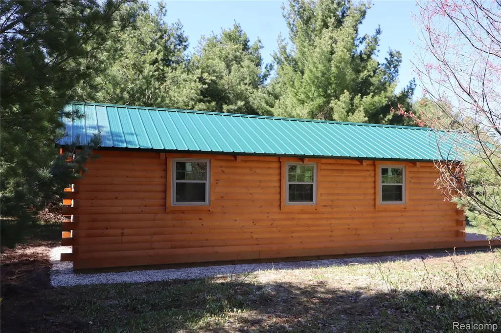 5575 E 26 Mile Road Pickford Township MI 49774