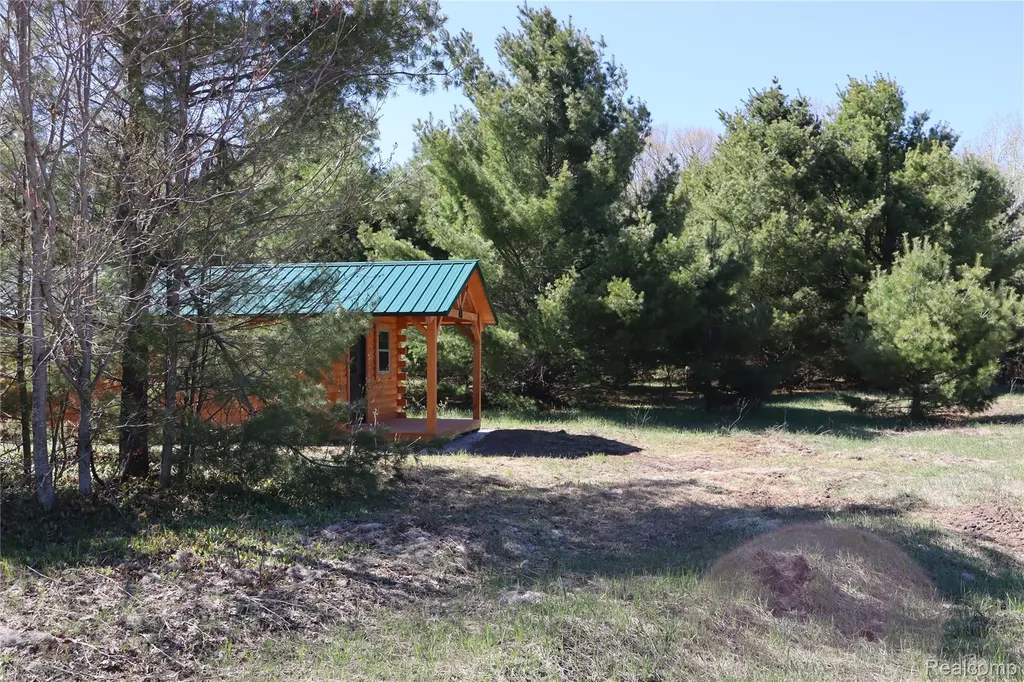 5575 E 26 Mile Road Pickford Township MI 49774
