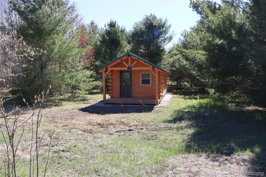 5575 E 26 Mile Road Pickford Township MI 49774