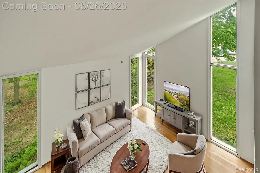 25201 Briarwyke Drive Farmington Hills City MI 48336