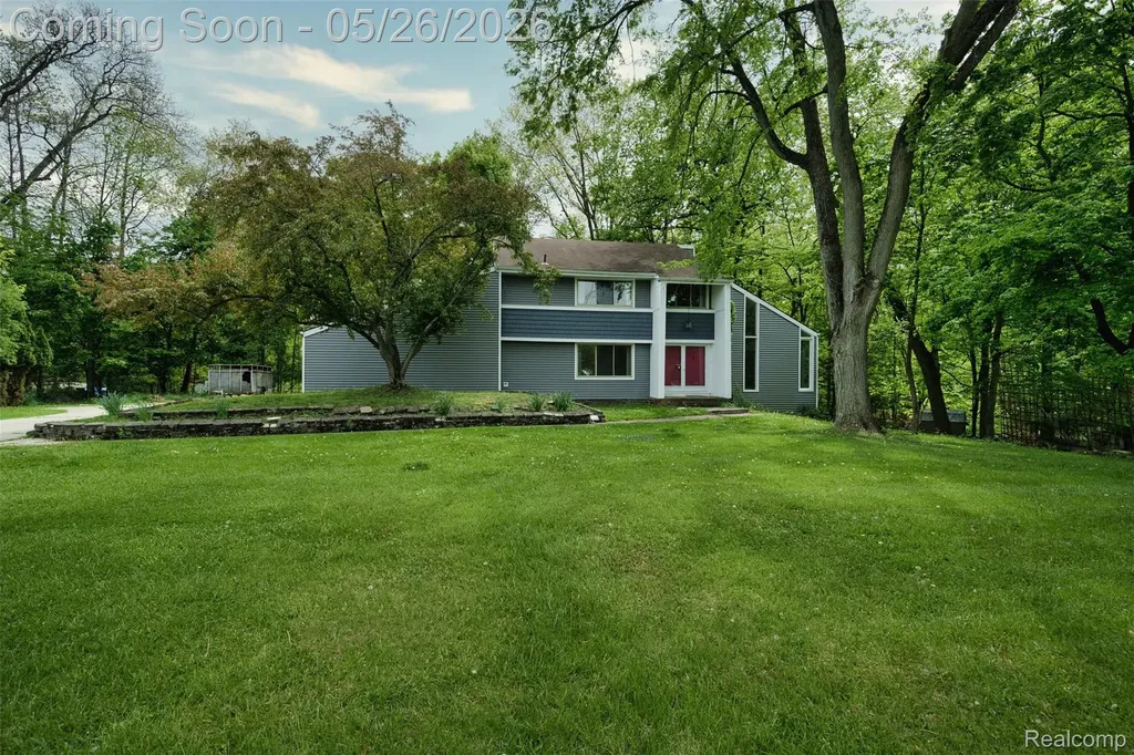 25201 Briarwyke Drive Farmington Hills City MI 48336