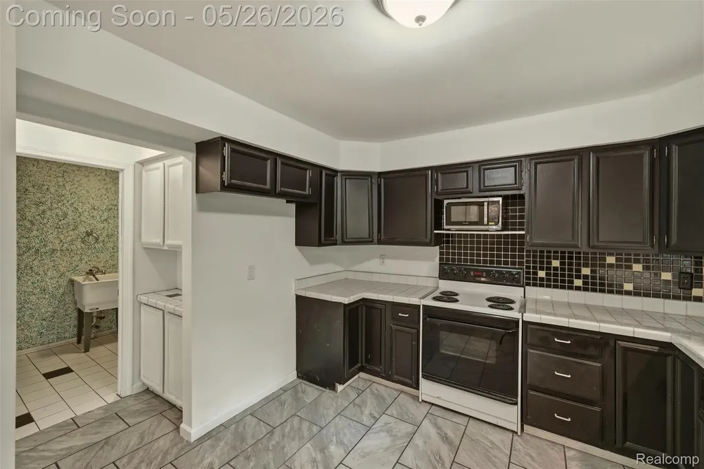 25201 Briarwyke Drive Farmington Hills City MI 48336