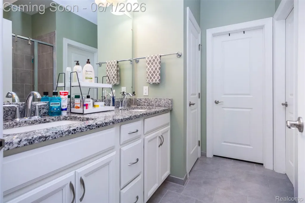 2589 Oxford Circle Scio Township MI 48103
