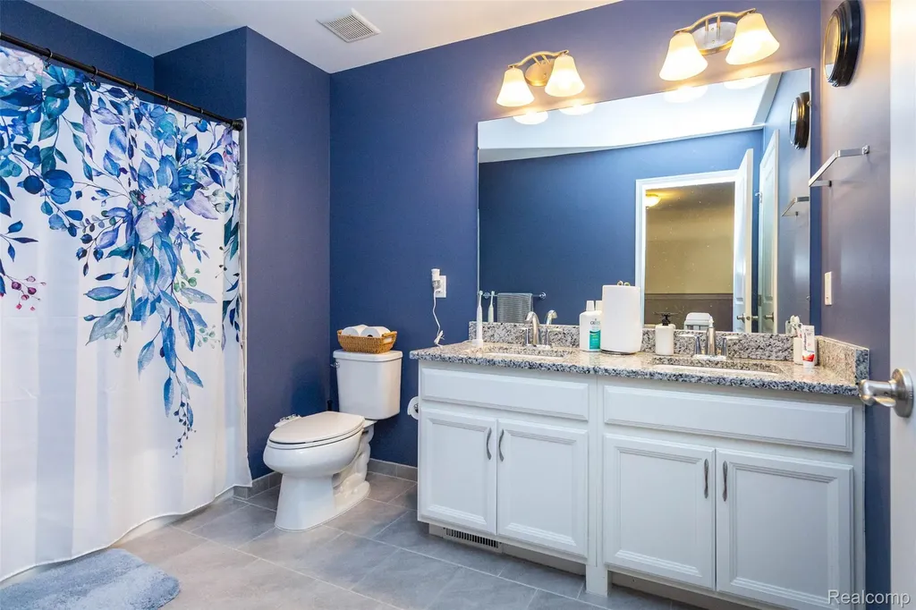 2589 Oxford Circle Scio Township MI 48103