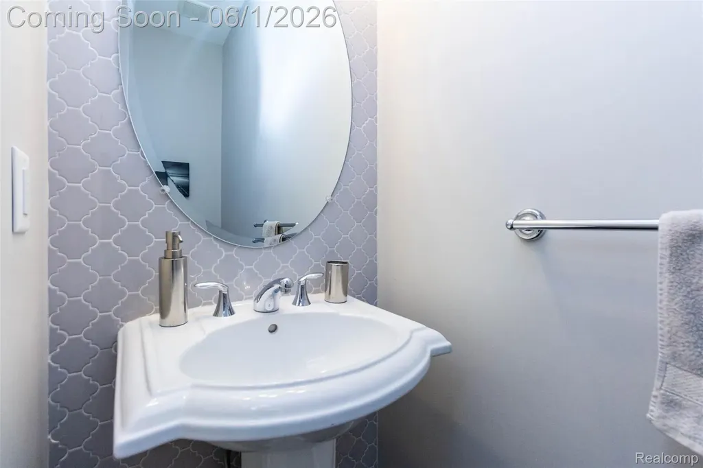 2589 Oxford Circle Scio Township MI 48103