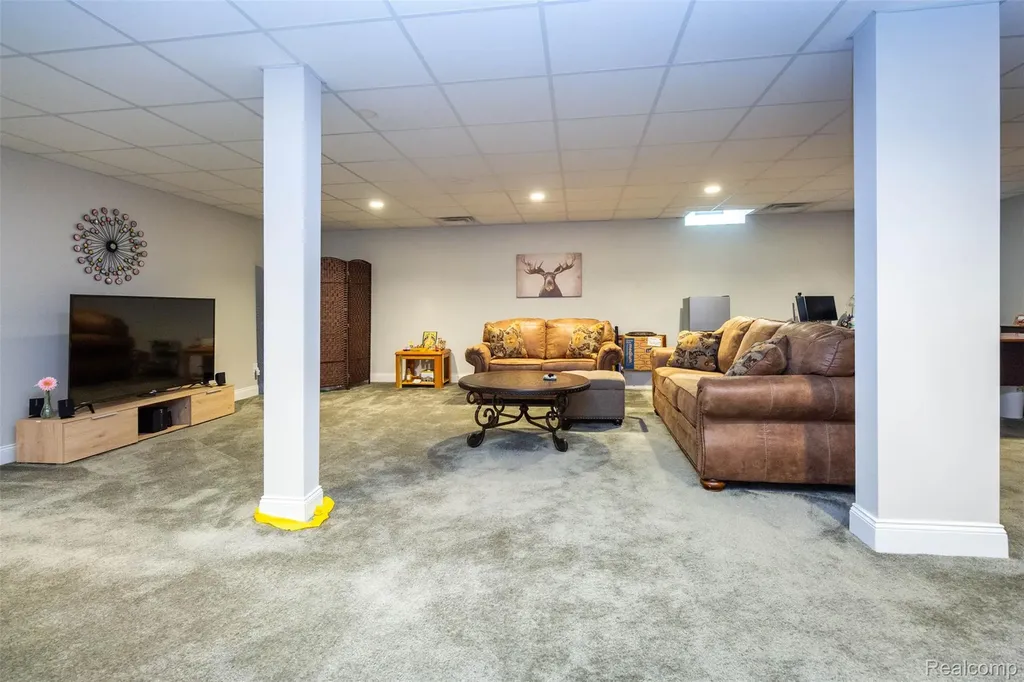 2589 Oxford Circle Scio Township MI 48103