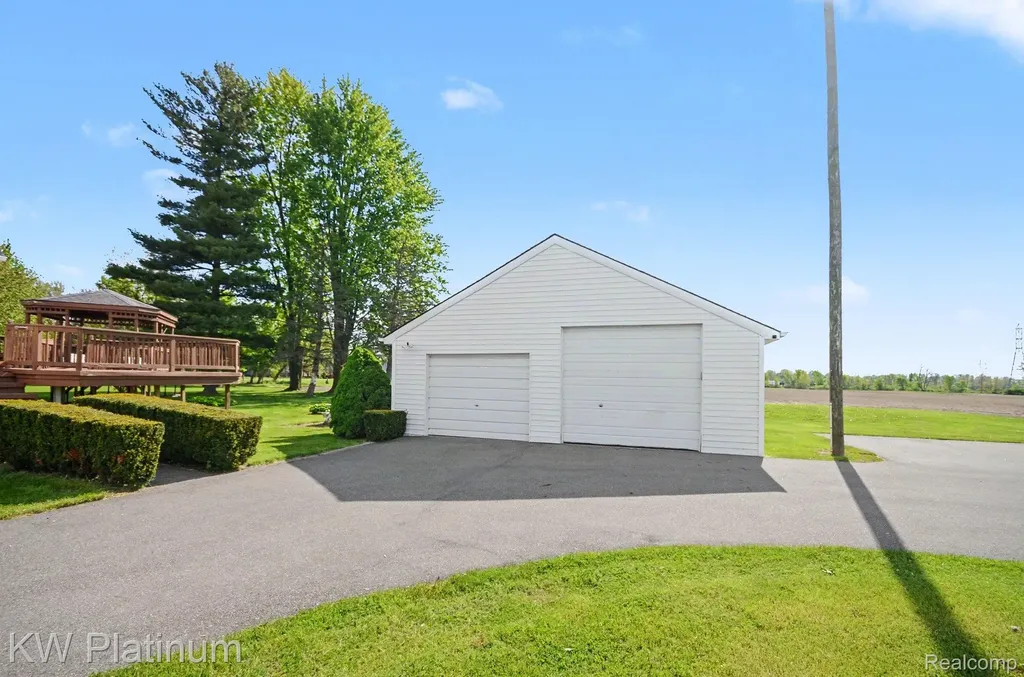 52900 North Avenue Macomb Township MI 48042