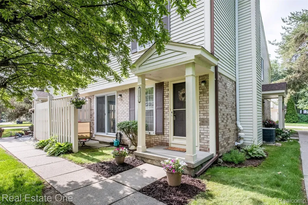 2057 Hidden Meadows Drive Walled Lake City MI 48390