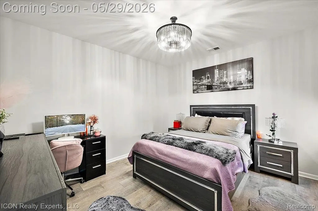527 Red Oak Court Walled Lake City MI 48390