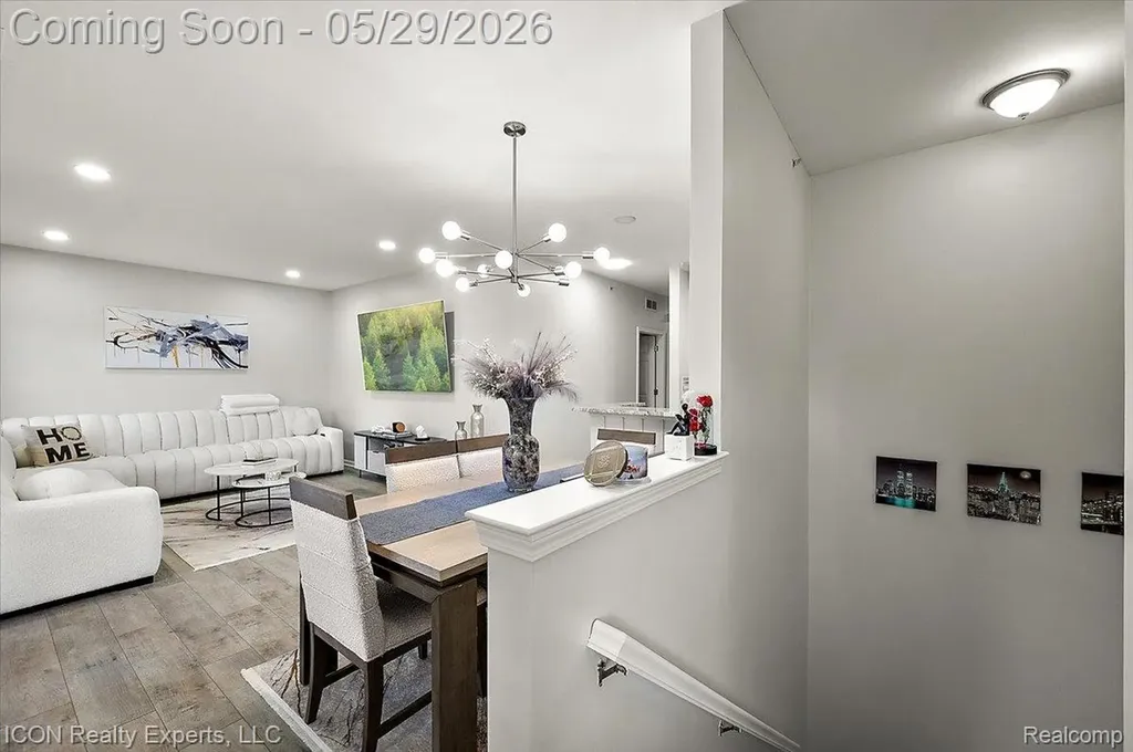 527 Red Oak Court Walled Lake City MI 48390