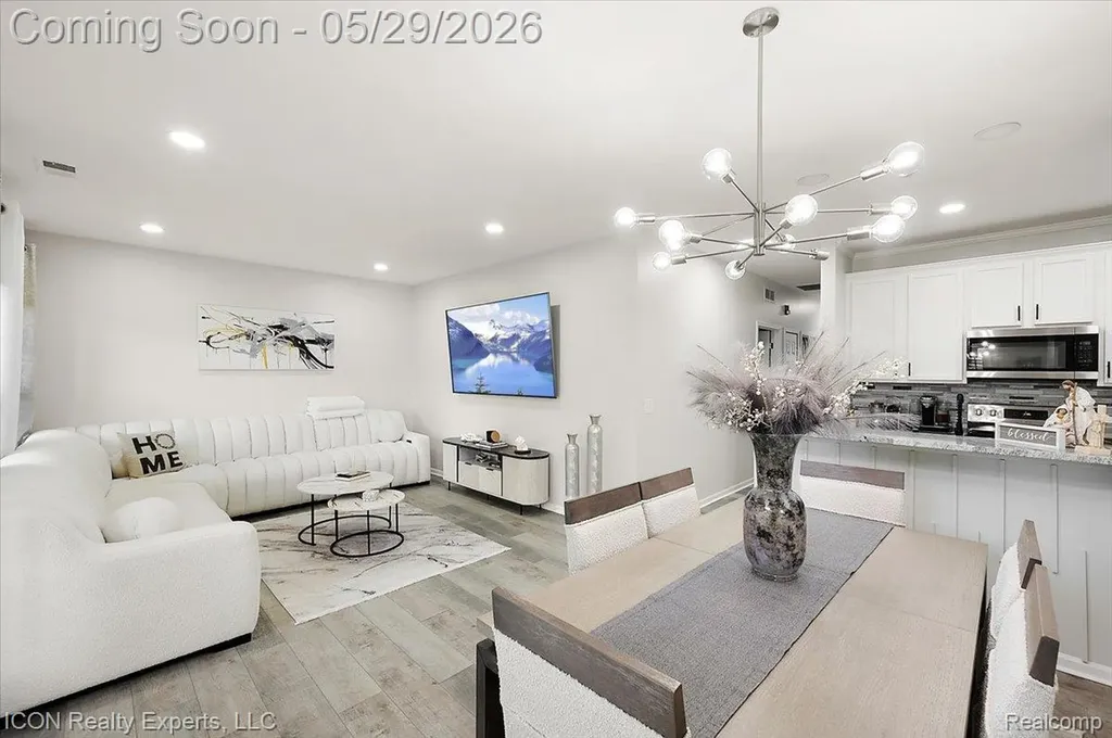 527 Red Oak Court Walled Lake City MI 48390