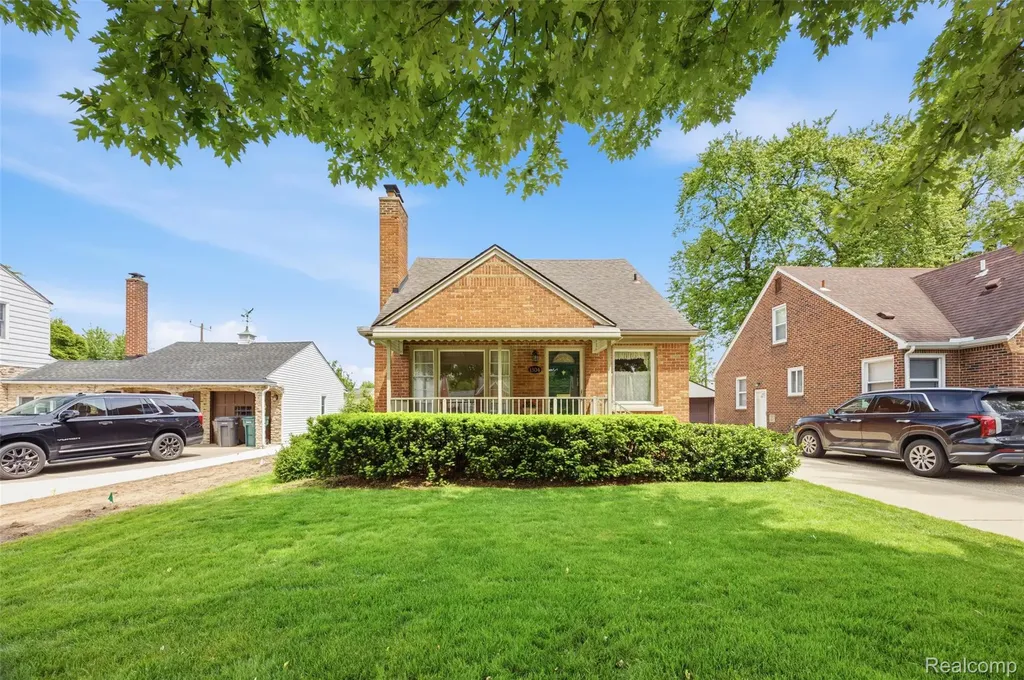 1304 N Vernon Street Dearborn City MI 48128