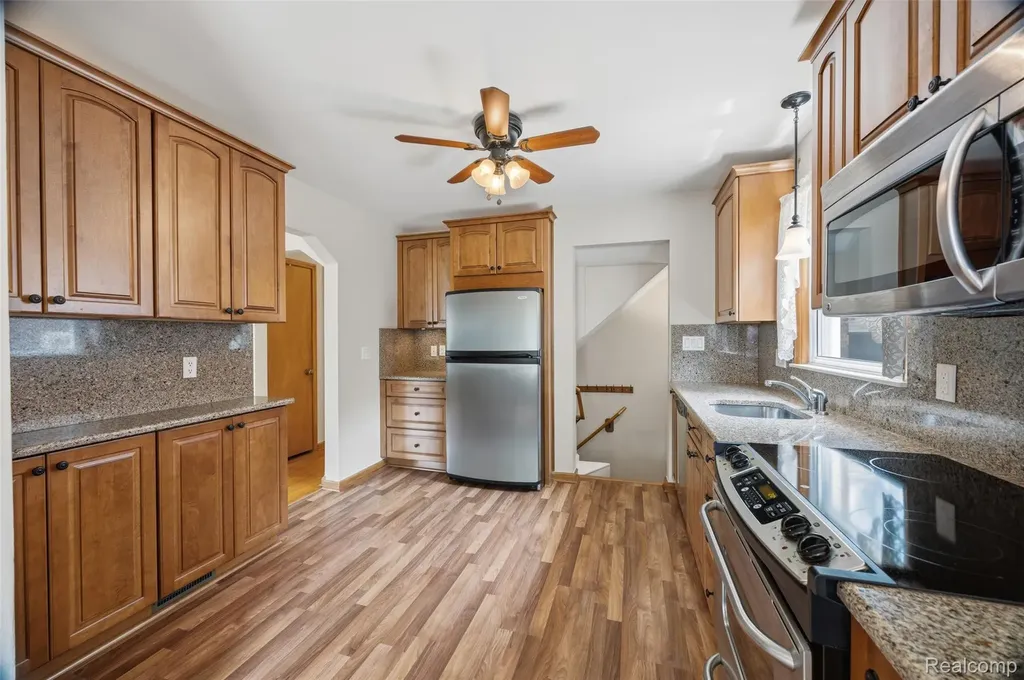 1304 N Vernon Street Dearborn City MI 48128