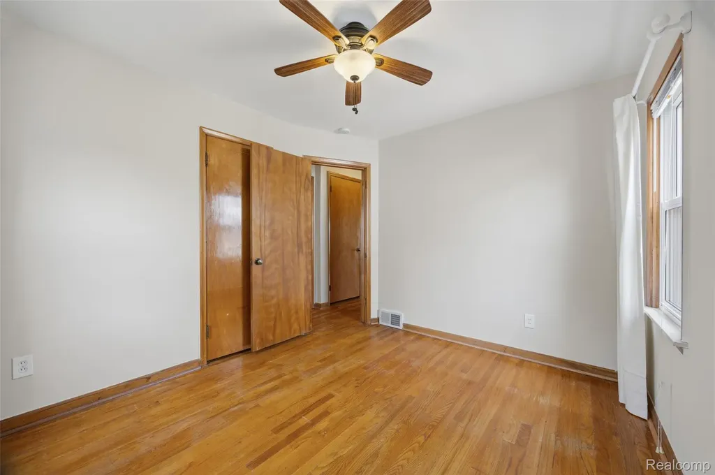 1304 N Vernon Street Dearborn City MI 48128