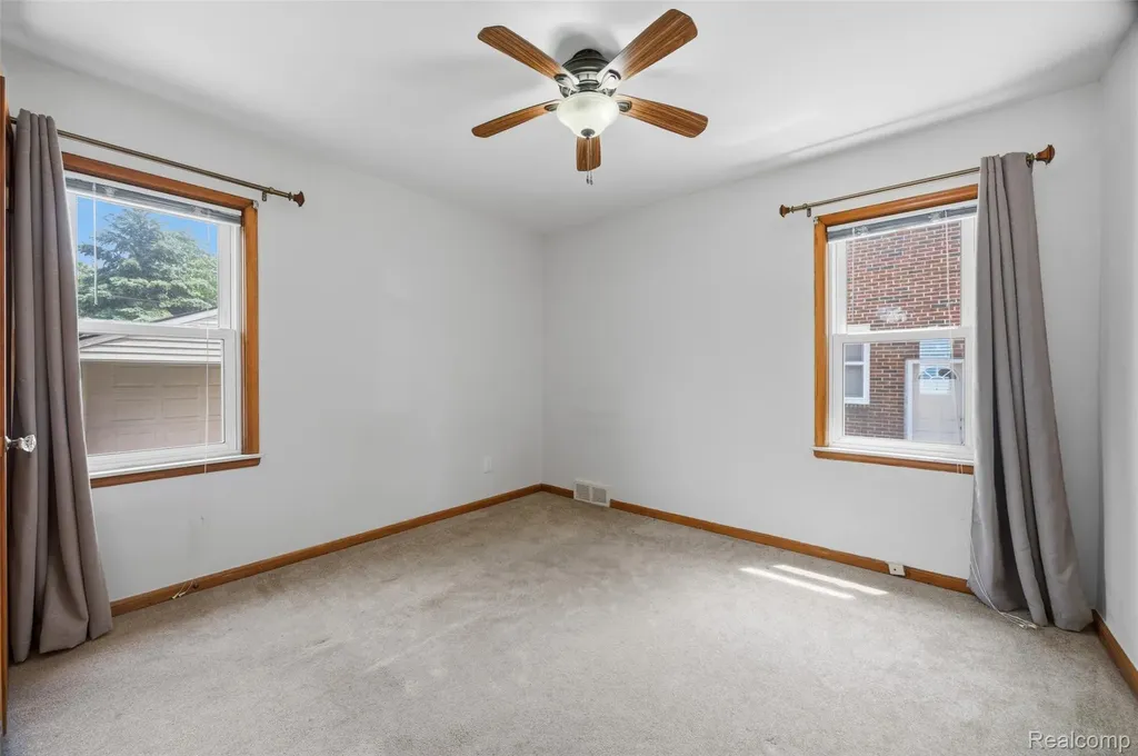 1304 N Vernon Street Dearborn City MI 48128
