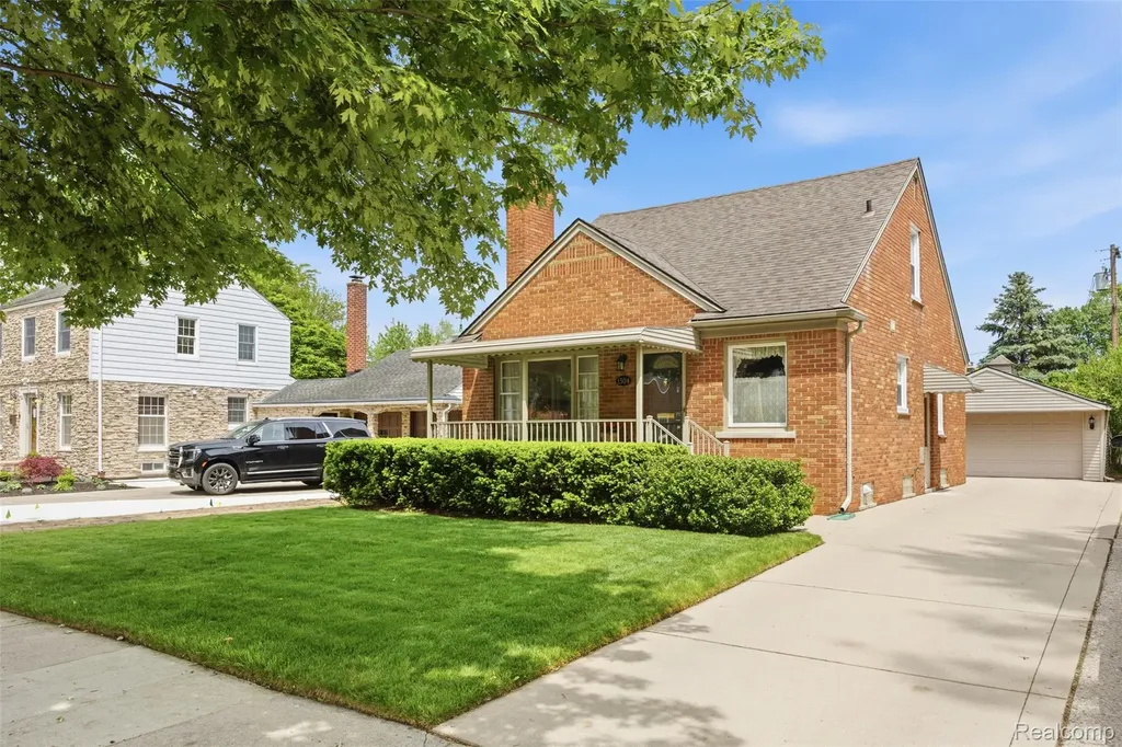 1304 N Vernon Street Dearborn City MI 48128