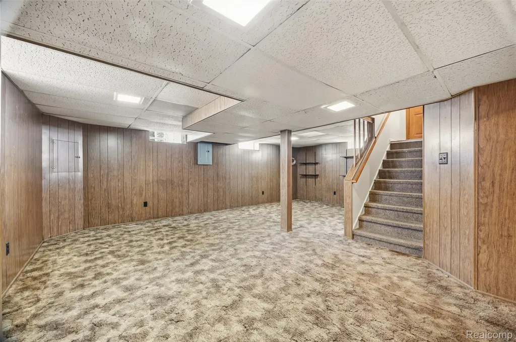 1304 N Vernon Street Dearborn City MI 48128