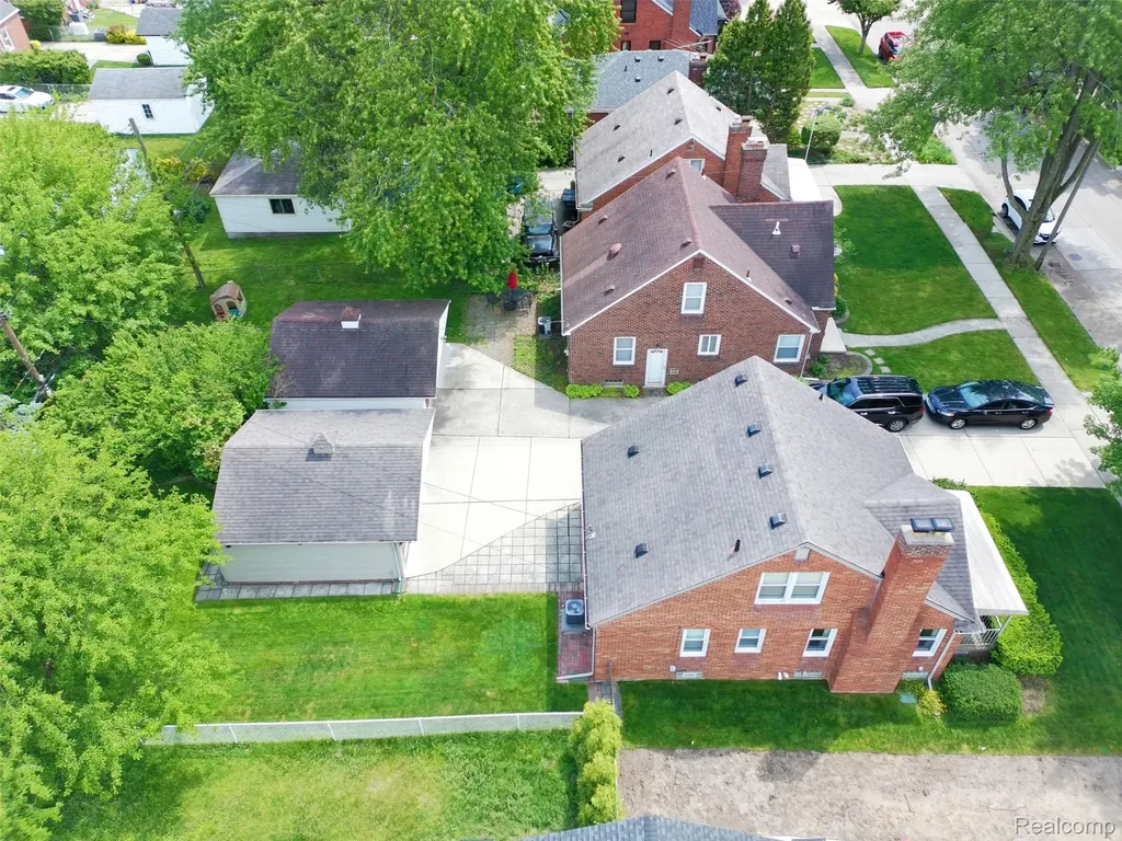 1304 N Vernon Street Dearborn City MI 48128