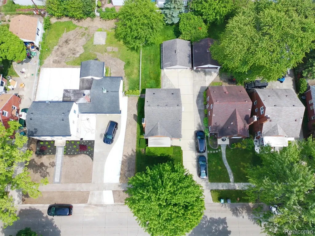 1304 N Vernon Street Dearborn City MI 48128