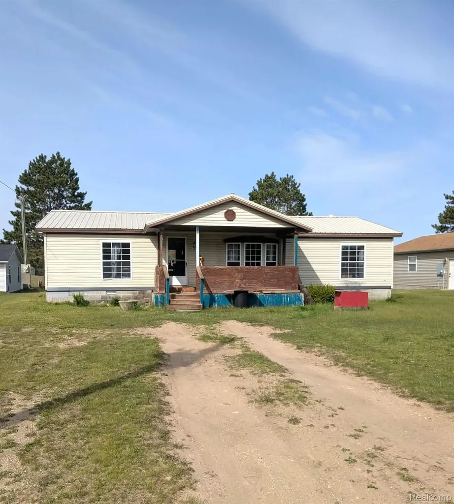 5554 N Sauble Lake Drive Sauble Township MI 49644