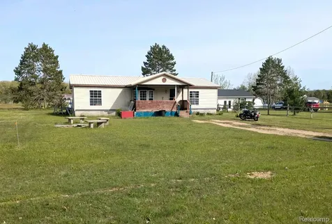 5554 N Sauble Lake Drive Sauble Township MI 49644