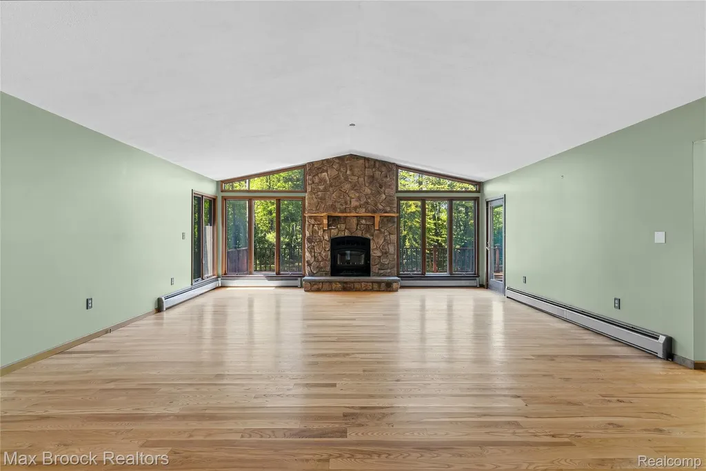 892 W Barnes Lake Road Deerfield Township MI 48421