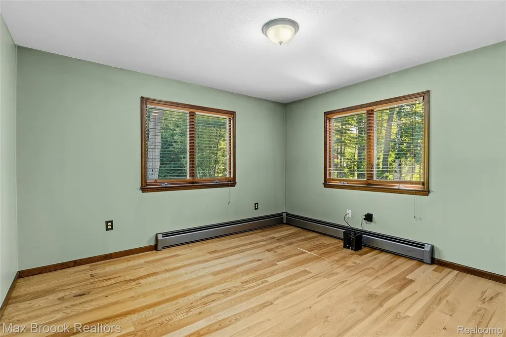 892 W Barnes Lake Road Deerfield Township MI 48421