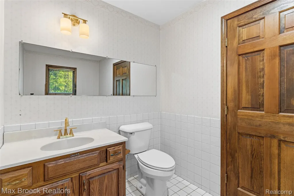 892 W Barnes Lake Road Deerfield Township MI 48421