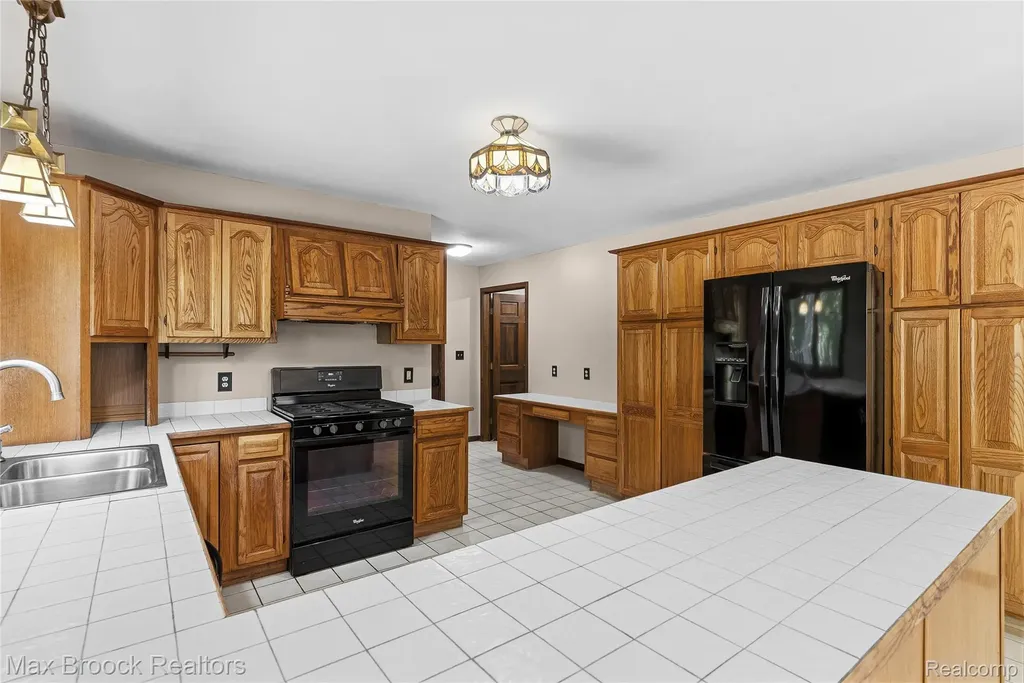 892 W Barnes Lake Road Deerfield Township MI 48421