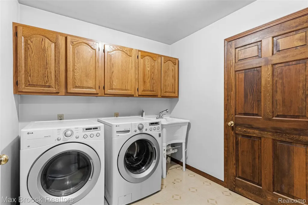 892 W Barnes Lake Road Deerfield Township MI 48421