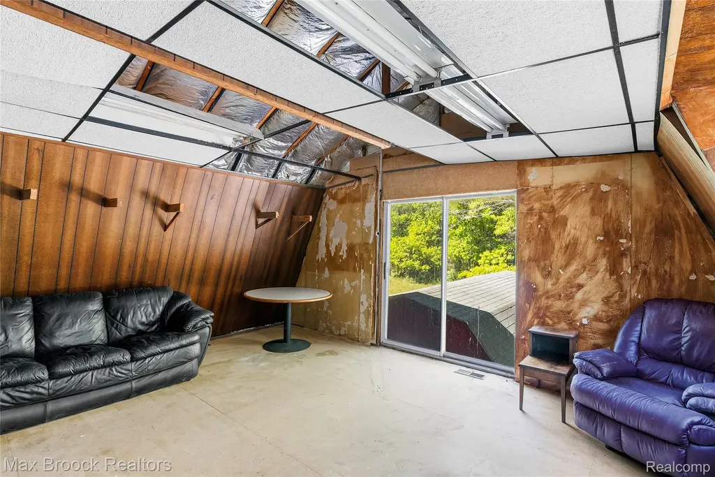 892 W Barnes Lake Road Deerfield Township MI 48421