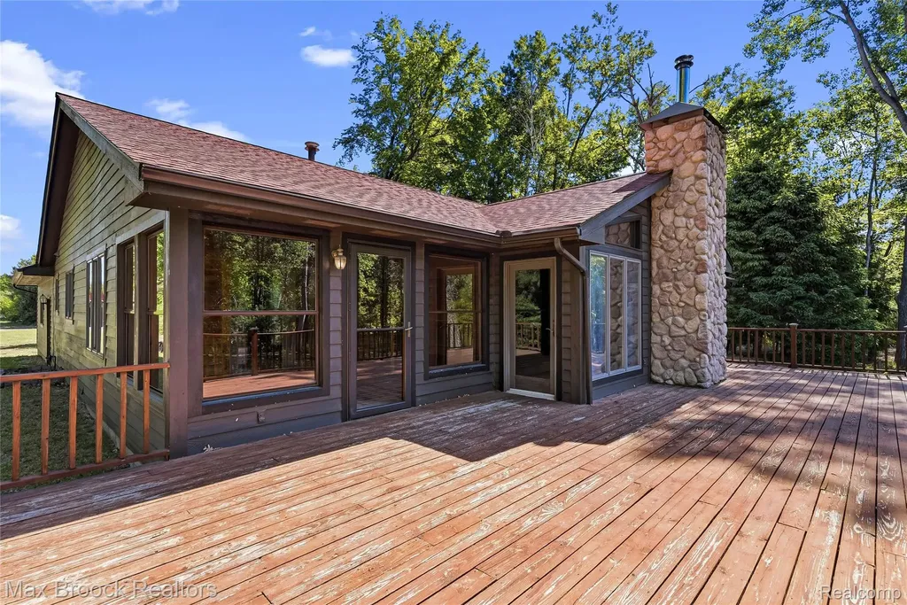 892 W Barnes Lake Road Deerfield Township MI 48421
