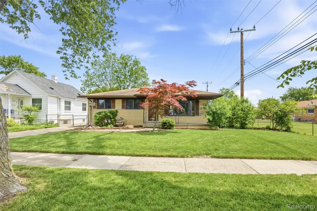 6532 Rockdale Street Dearborn Heights City MI 48127