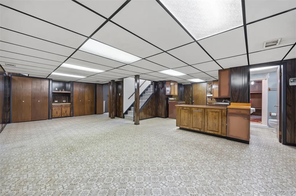 6532 Rockdale Street Dearborn Heights City MI 48127