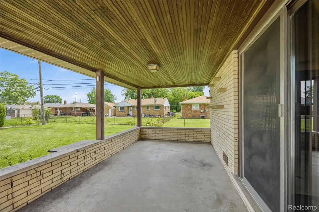 6532 Rockdale Street Dearborn Heights City MI 48127