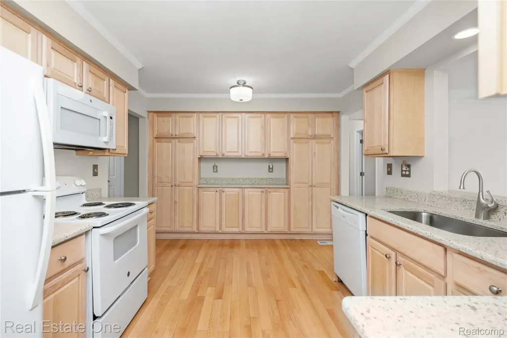 9503 Edward Drive Brighton Township MI 48114