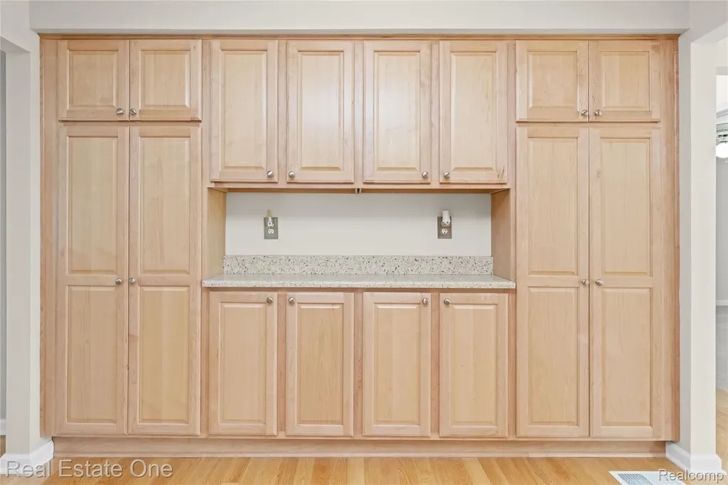 9503 Edward Drive Brighton Township MI 48114